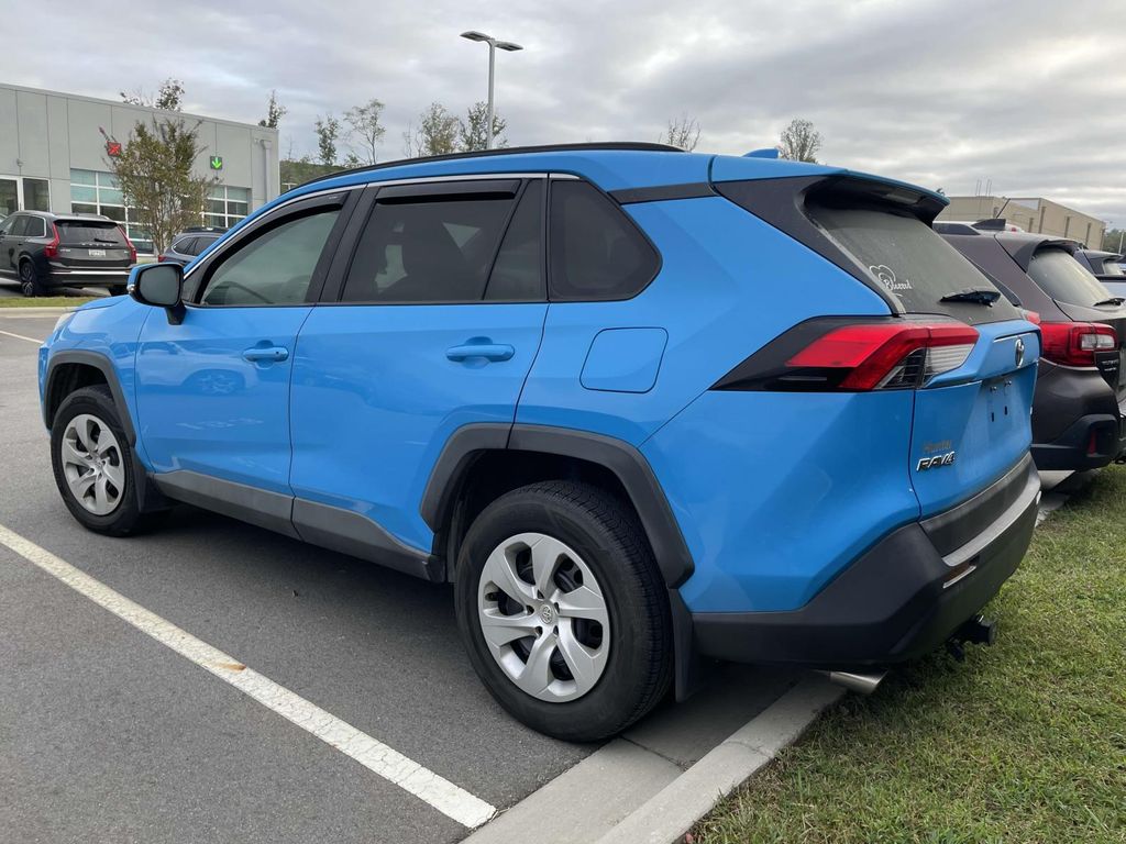 2019 Toyota RAV4 LE photo 2