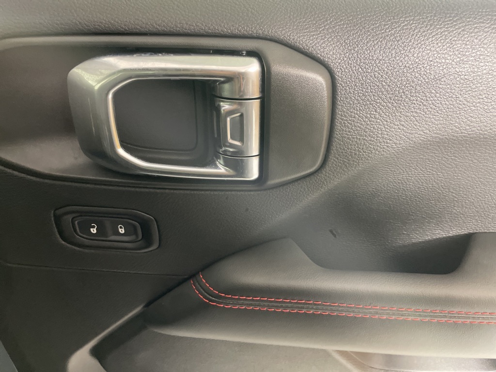 2025 Jeep Wrangler Rubicon X photo 10