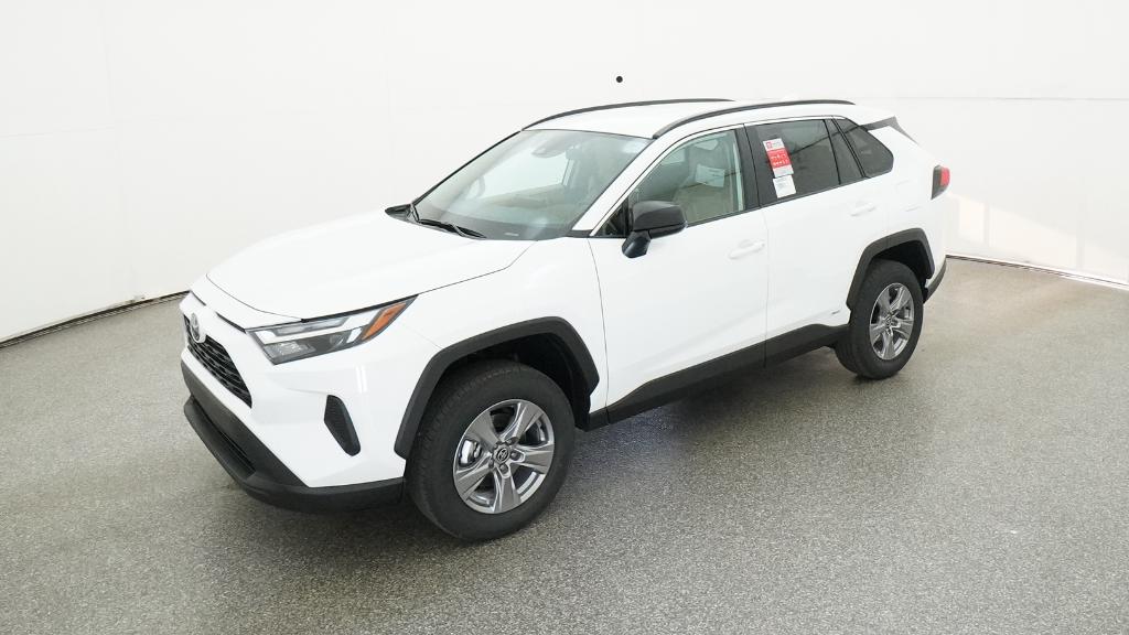2025 Toyota RAV4 LE's photo