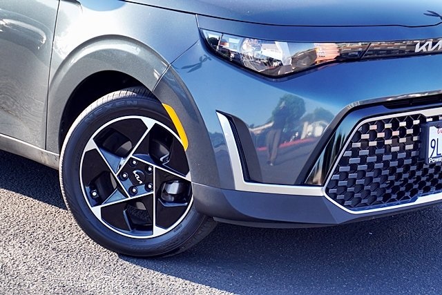 2023 Kia Soul EX photo 2