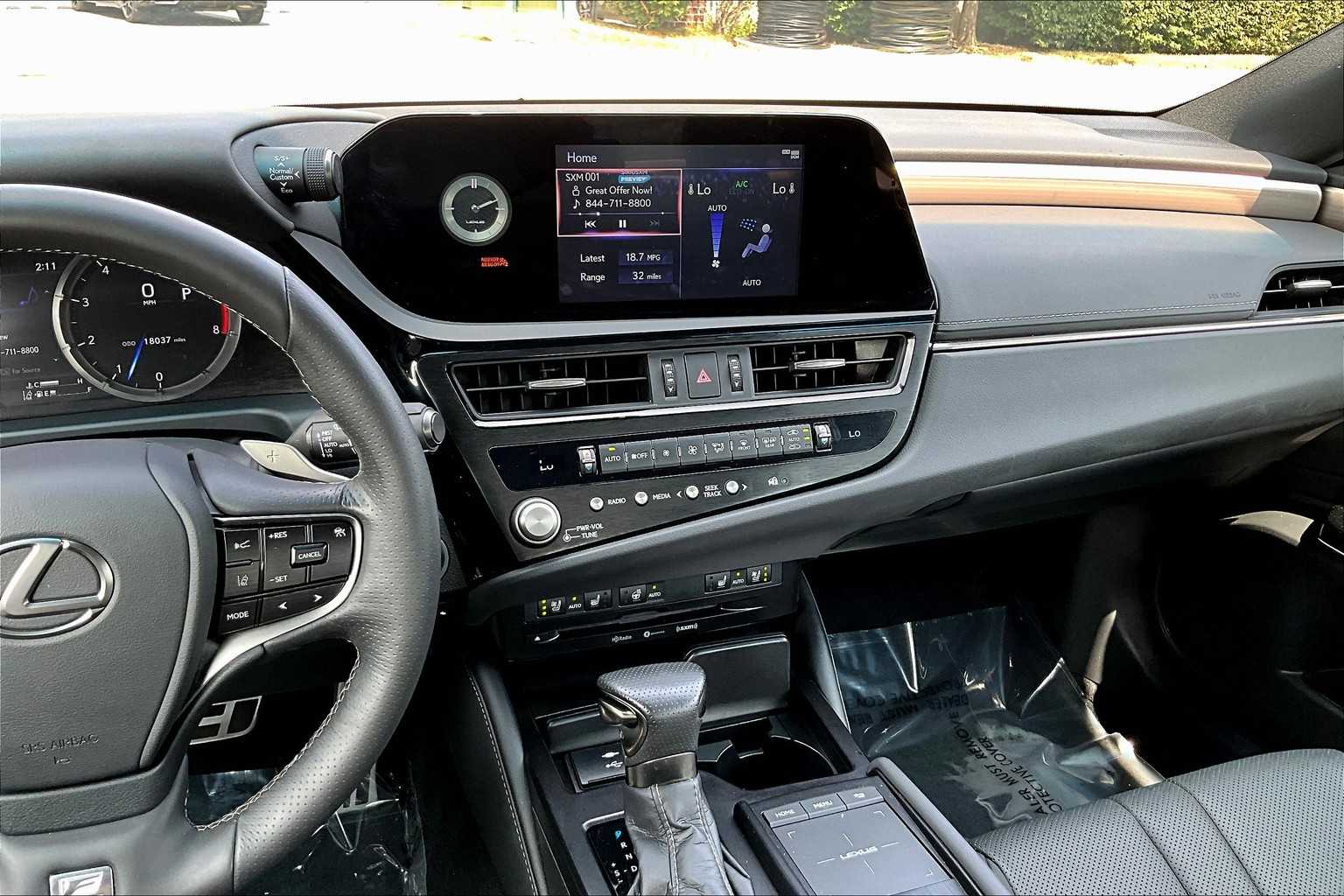 2022 Lexus ES F SPORT Handling photo 6