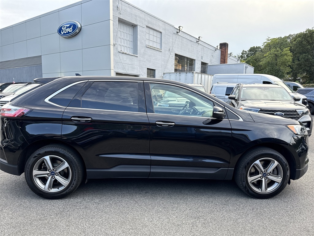 2019 Ford Edge Titanium photo 3