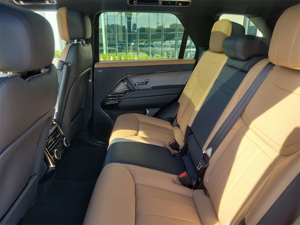 2023 Land Rover Range Rover Sport SE photo 15