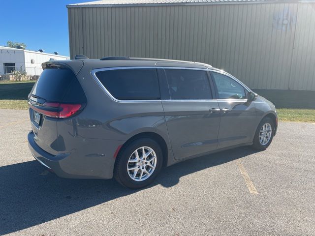 2022 Chrysler Pacifica Touring L photo 4
