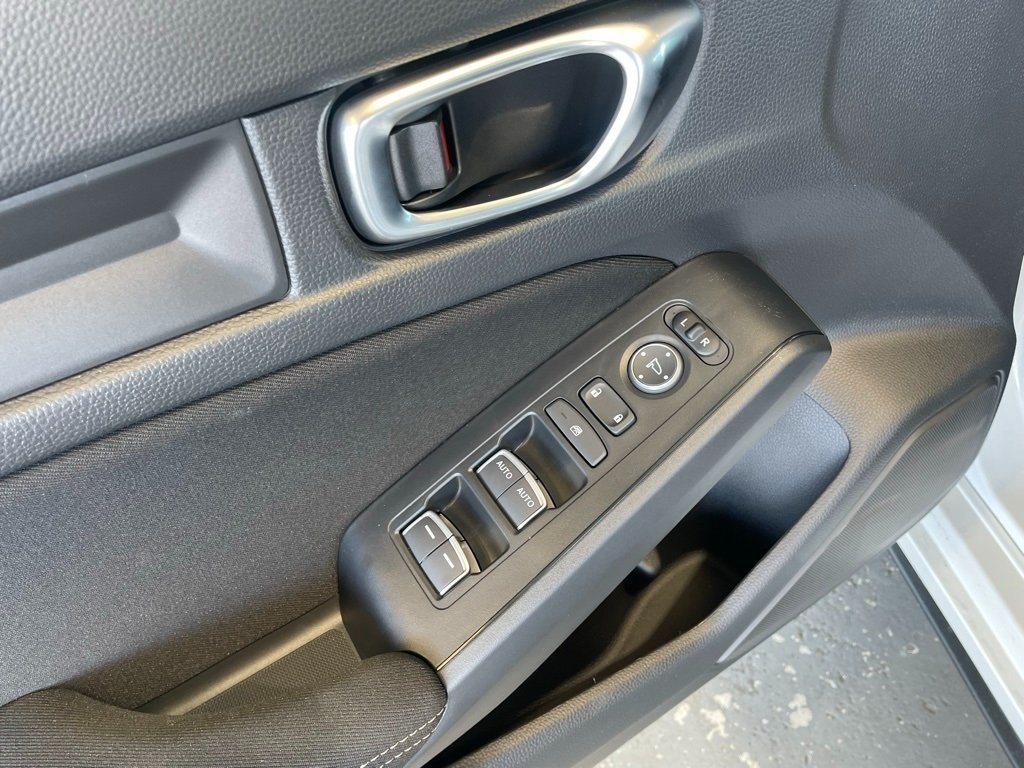 2025 Honda Civic Sport photo 16