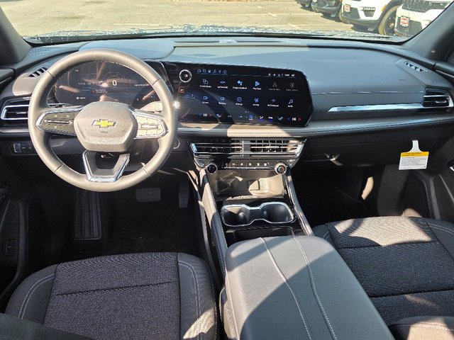 2026 Chevrolet Traverse photo 2