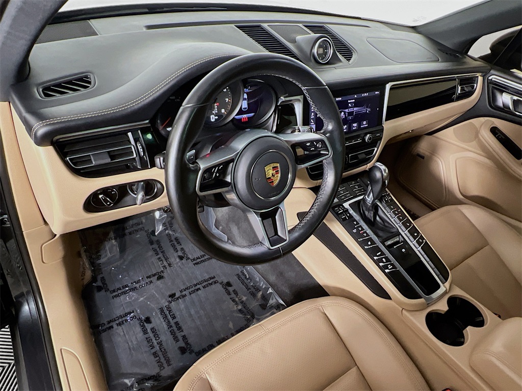 2021 Porsche Macan Base photo 9
