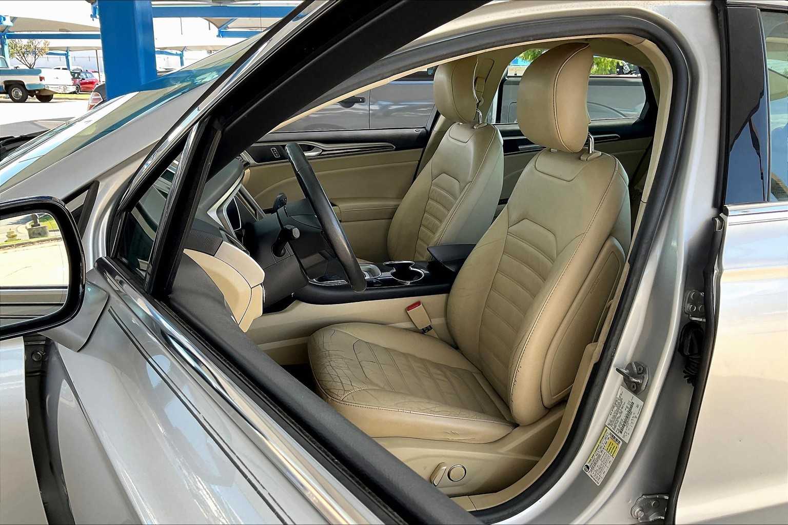 2014 Ford Fusion SE Hybrid photo 7