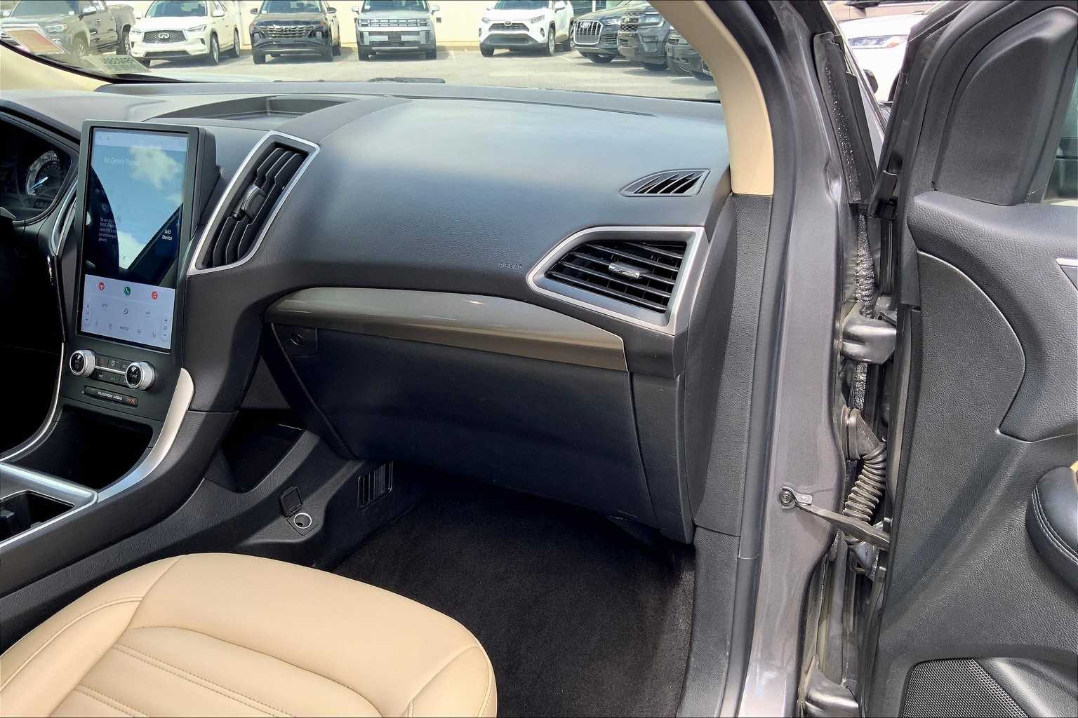 2023 Ford Edge SEL photo 18