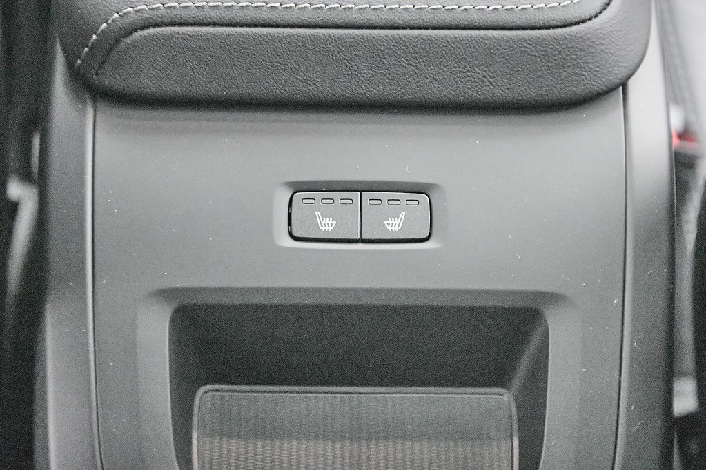 2025 VOLVO XC60 - Image 25