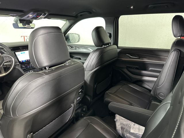 2025 Jeep Grand Cherokee Limited photo 23