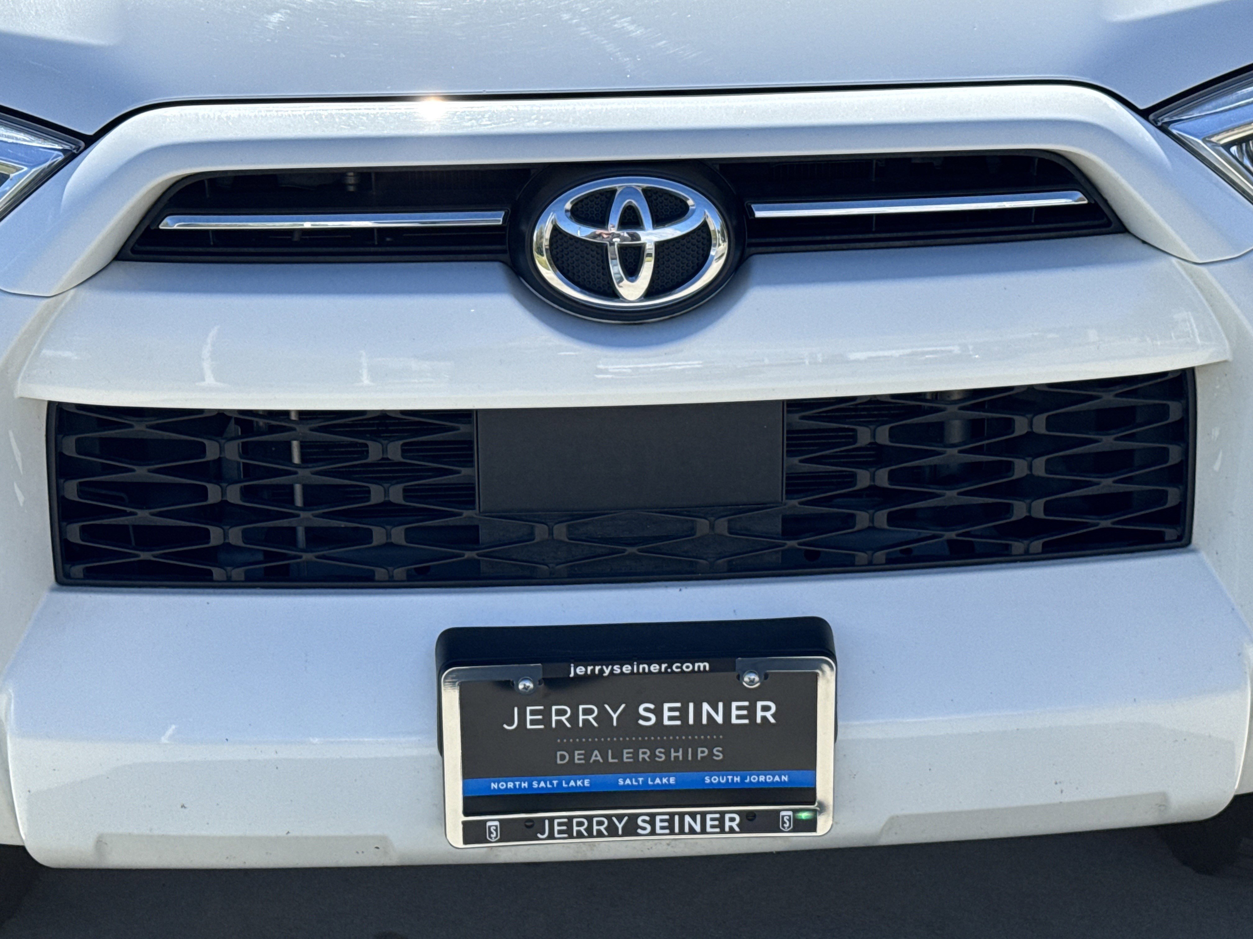 2023 Toyota 4Runner SR5 Premium photo 2