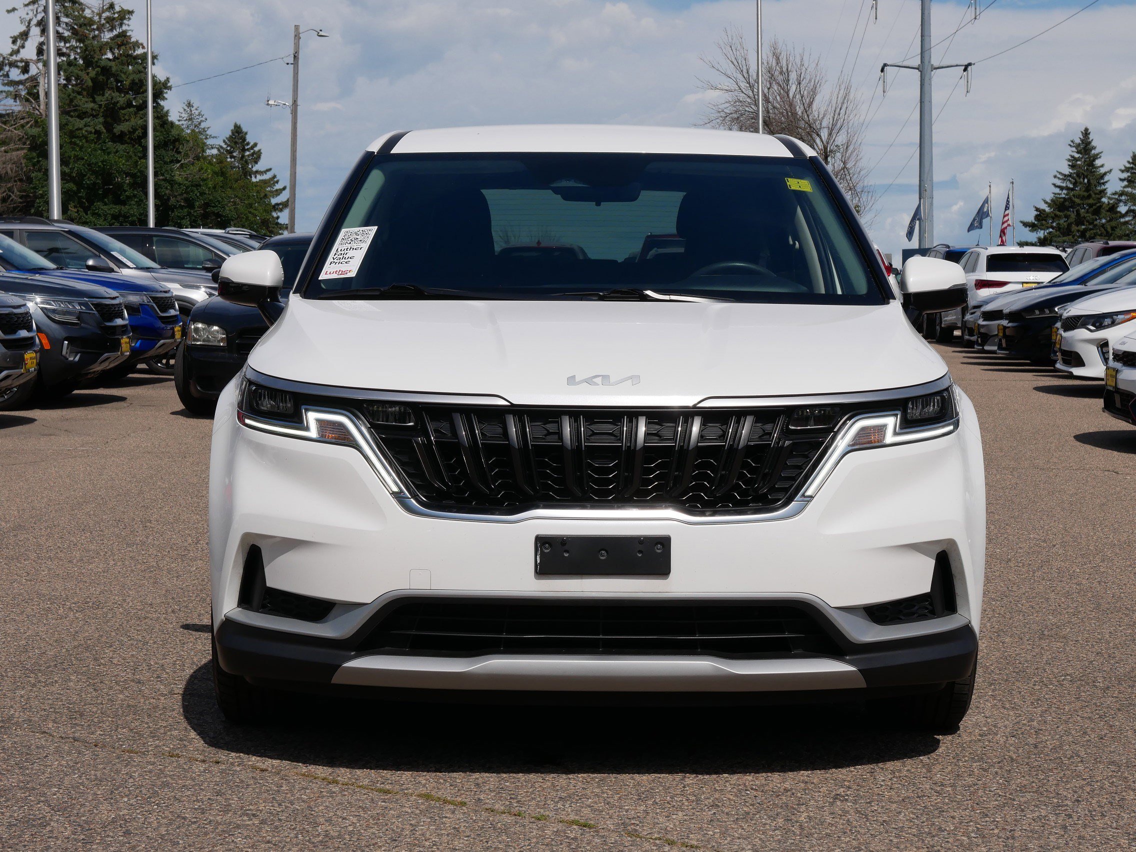 Used 2022 Kia Carnival LX with VIN KNDNB4H38N6123054 for sale in Inver Grove, Minnesota