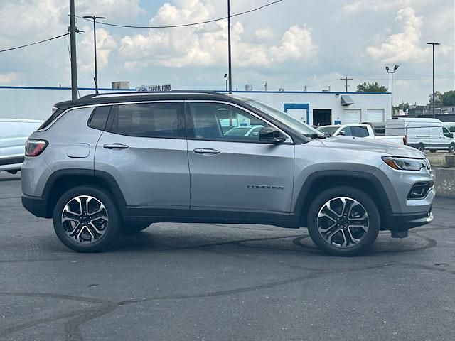 2022 Jeep Compass Limited photo 19