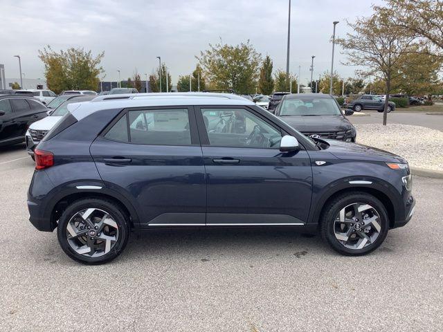 2026 Hyundai Venue SEL photo 3