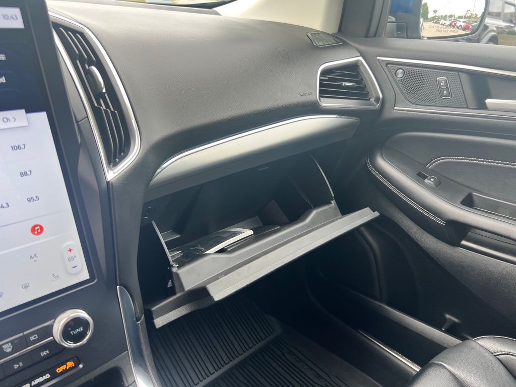 2022 Ford Edge Titanium photo 14