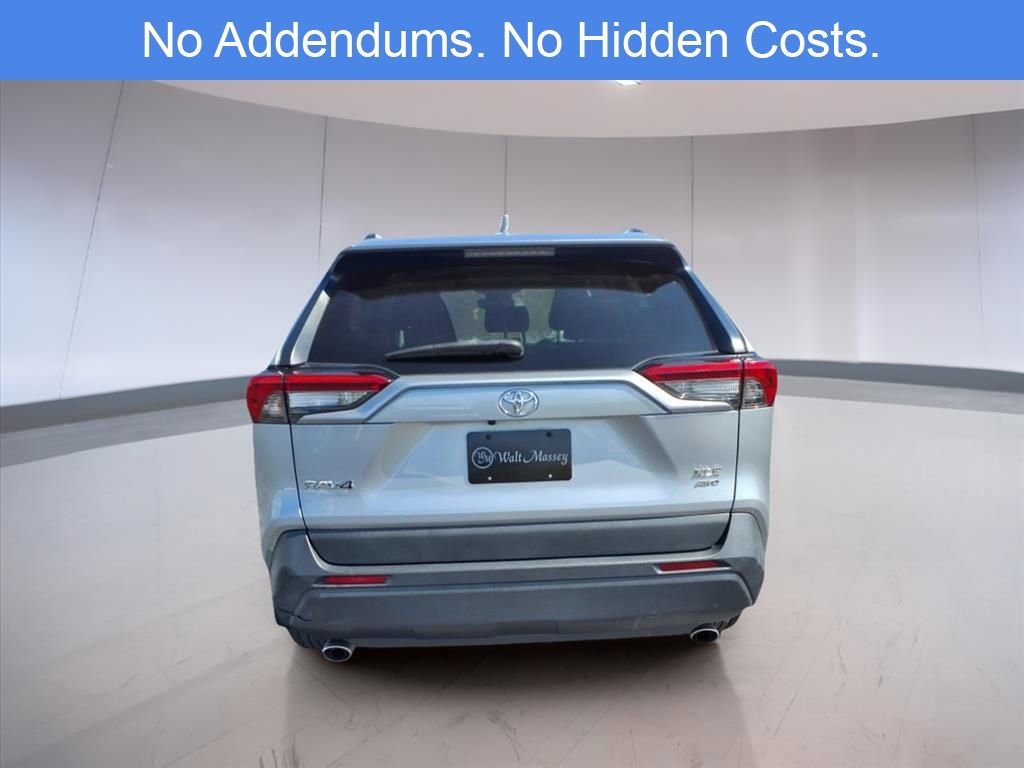 2020 Toyota RAV4 XLE photo 4