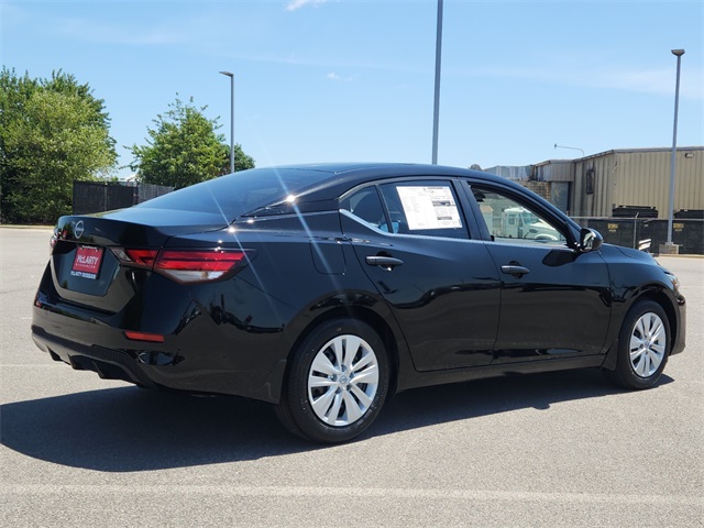 2025 Nissan Sentra S photo 3