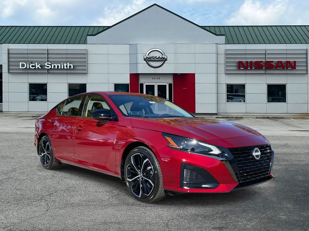 2025 Nissan Altima SR's photo