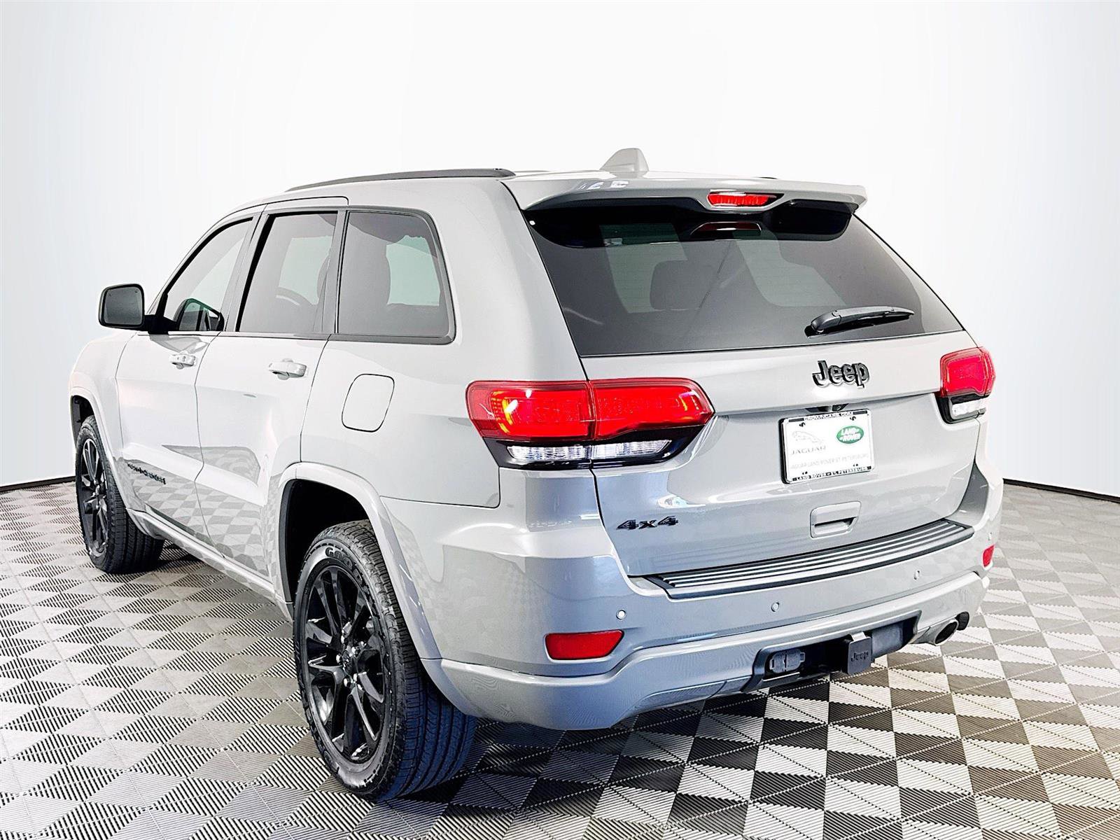 2020 Jeep Grand Cherokee Altitude photo 7