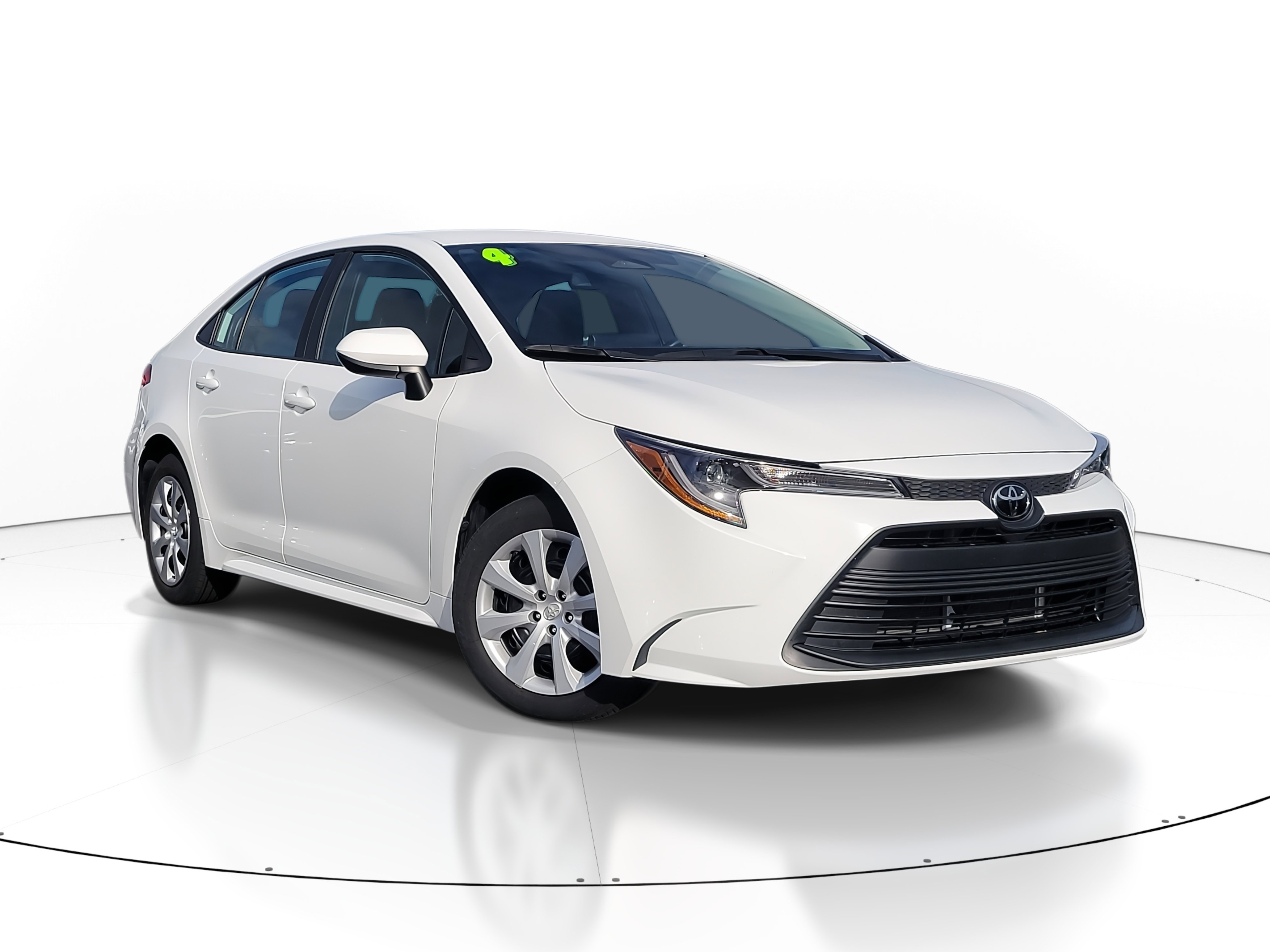 2024 Toyota Corolla LE's photo