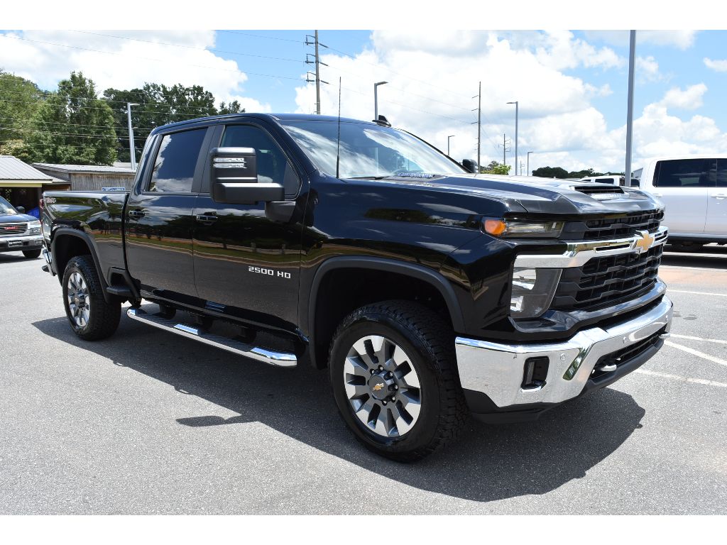 2025 Chevrolet Silverado 2500HD LT photo 6