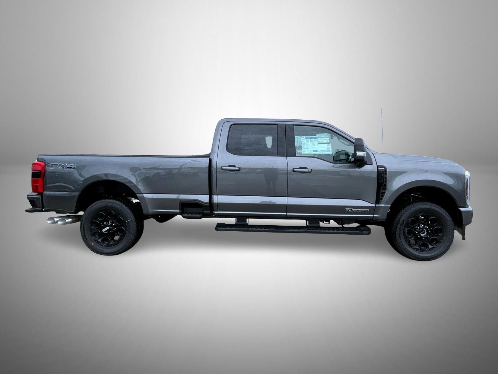 2025 Ford F-350 photo 4