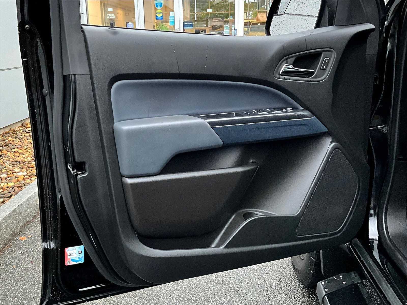 2022 Chevrolet Colorado Z71 photo 9
