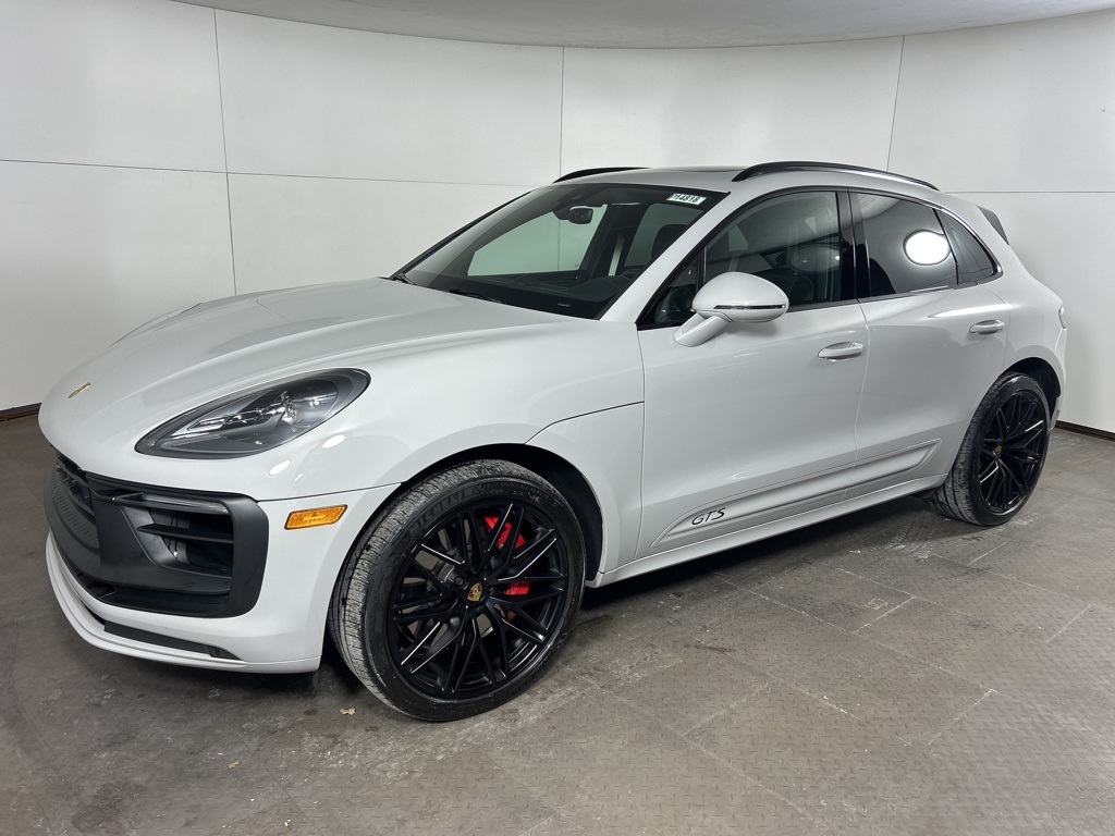 2022 Porsche Macan GTS's photo