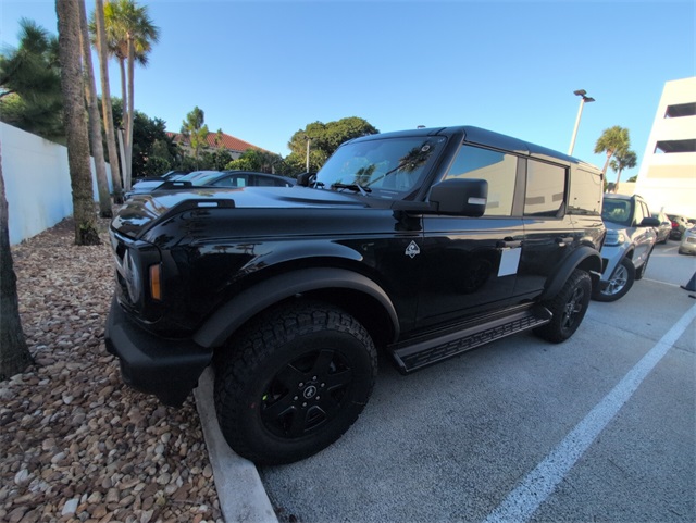 2025 Ford Bronco Outer Banks photo 5