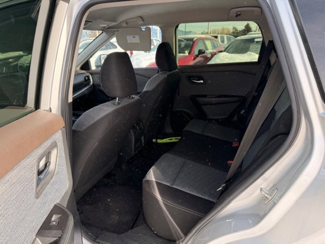 2023 Nissan Rogue SV photo 4