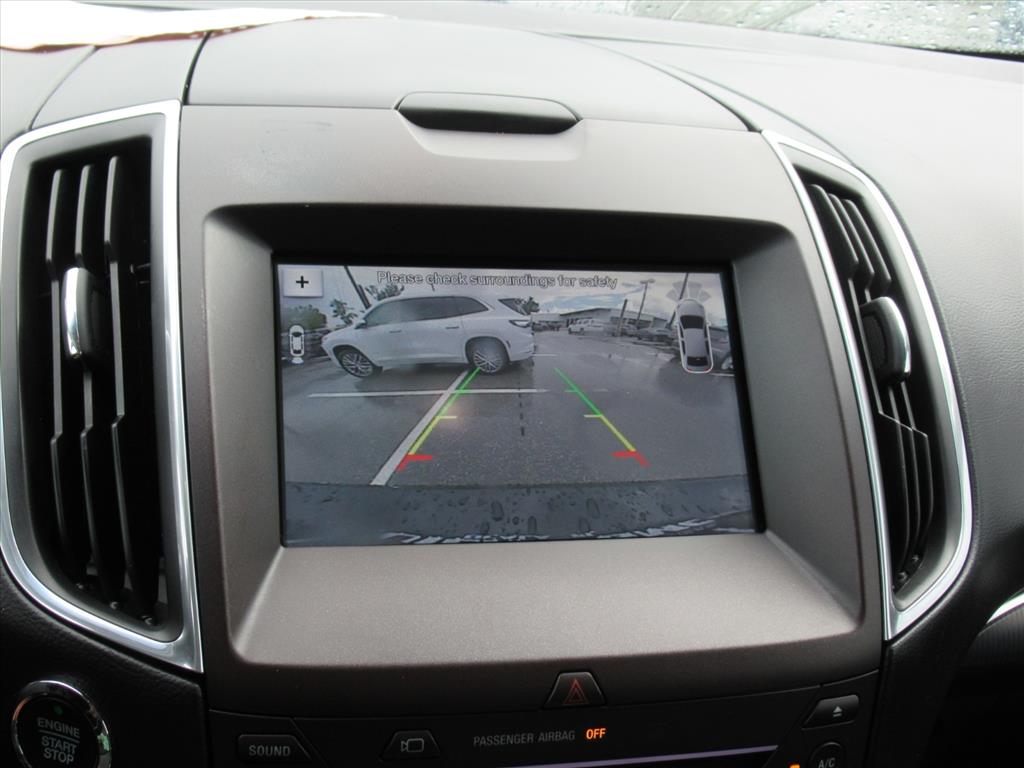 2017 Ford Edge Titanium photo 17