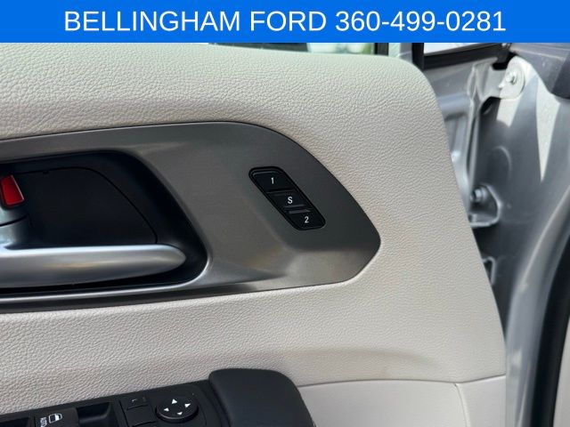 2024 Chrysler Pacifica Touring L photo 16
