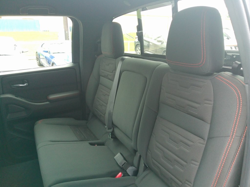 2025 Nissan Frontier Crew Cab PRO-4X photo 18
