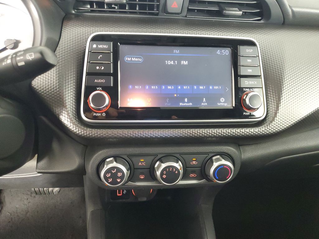 2020 Nissan Kicks S photo 15