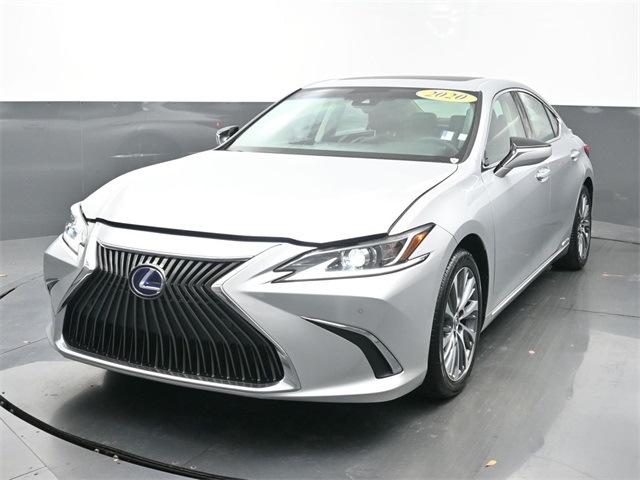 2020 Lexus ES Hybrid 300h's photo