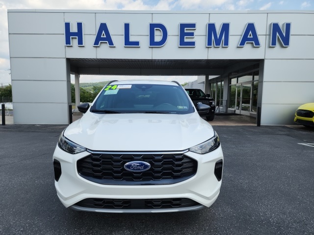 2024 Ford Escape ST-Line photo 3