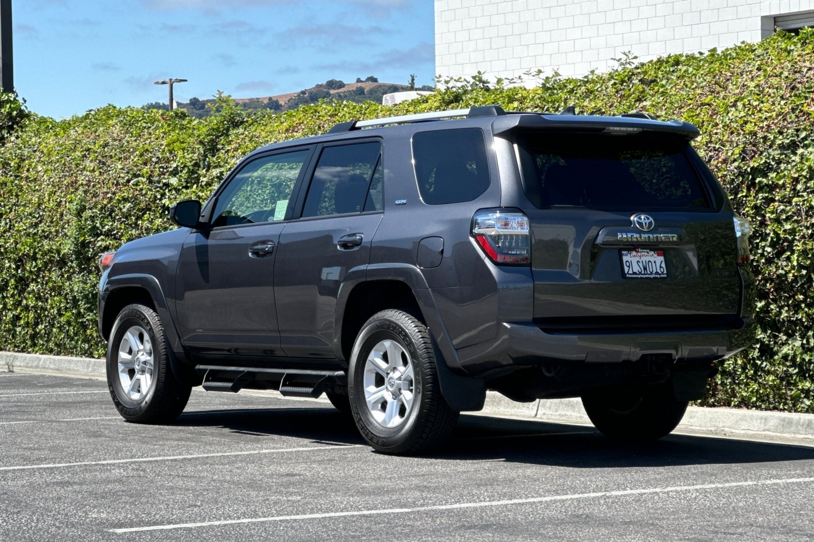 2023 Toyota 4Runner SR5 photo 4