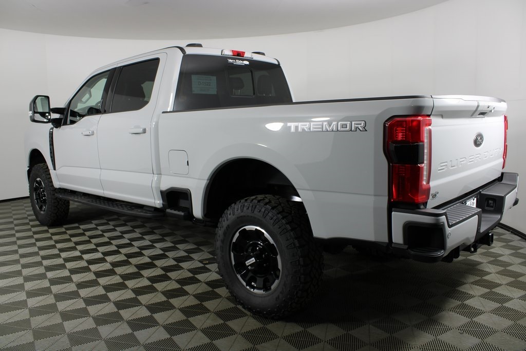 2026 Ford F-350 Lariat photo 3