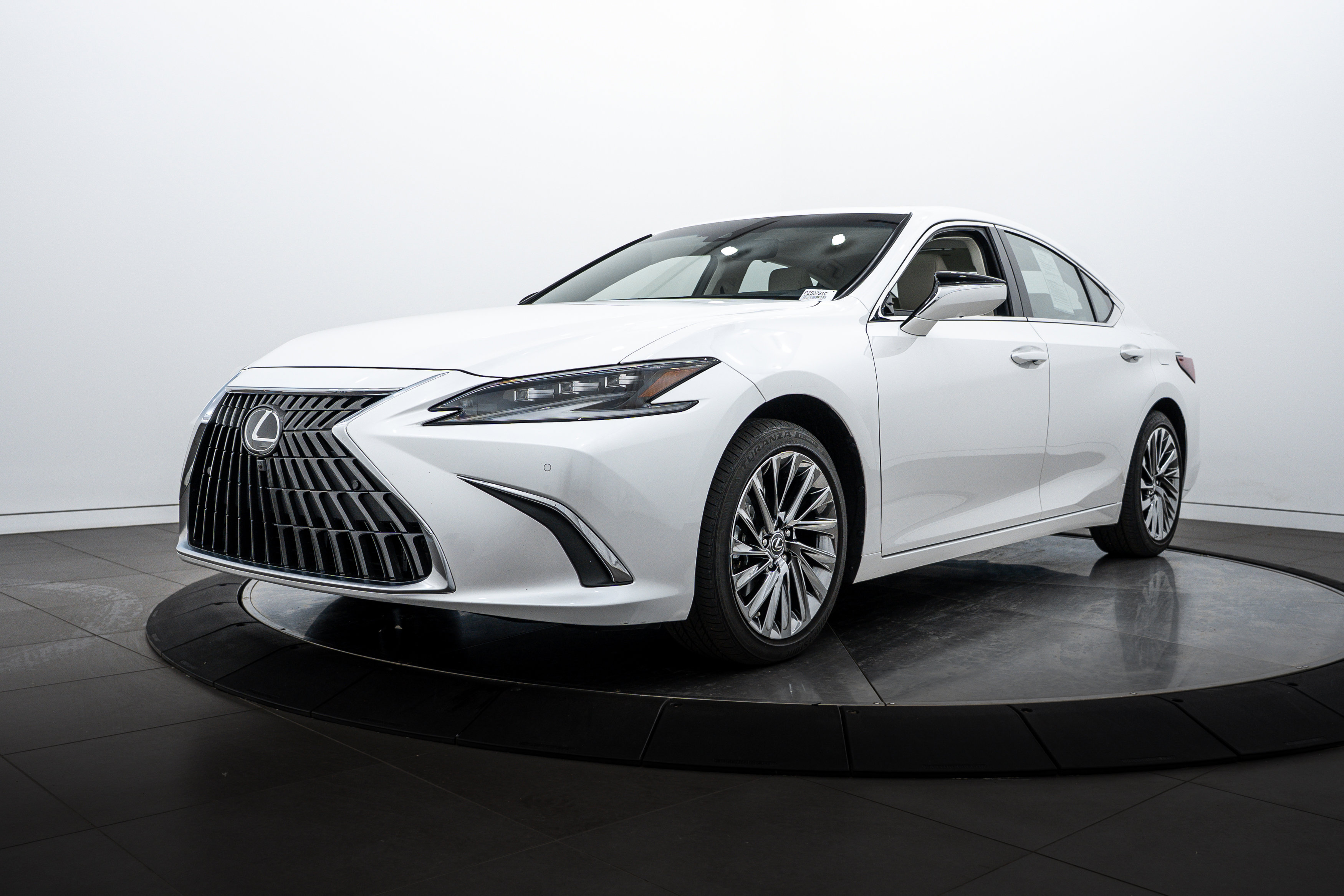 2024 Lexus ES Hybrid 300h Ultra Luxury