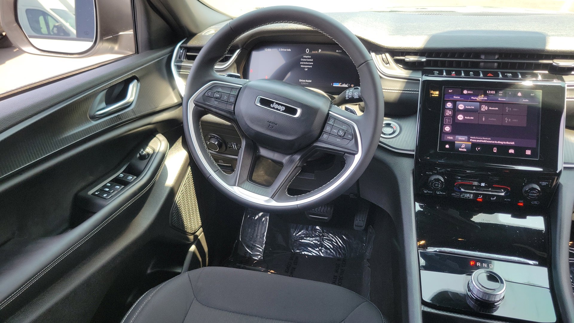 2025 Jeep Grand Cherokee Laredo X photo 8