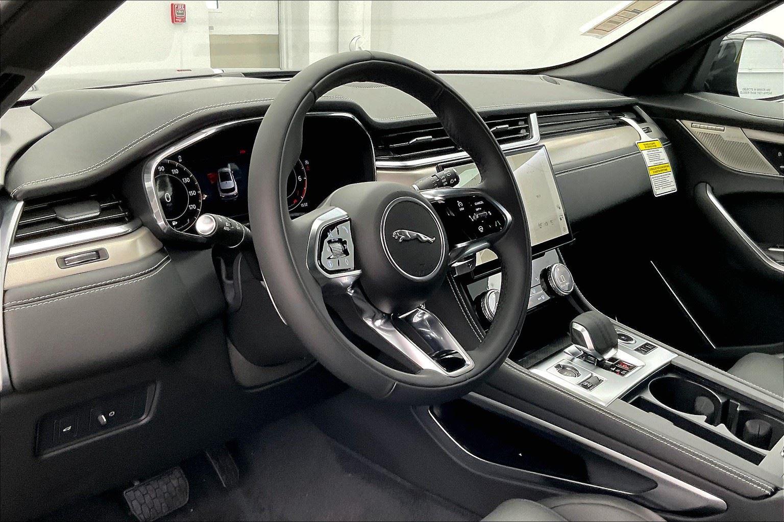 2026 Jaguar F-PACE P250 R-Dynamic S photo 3