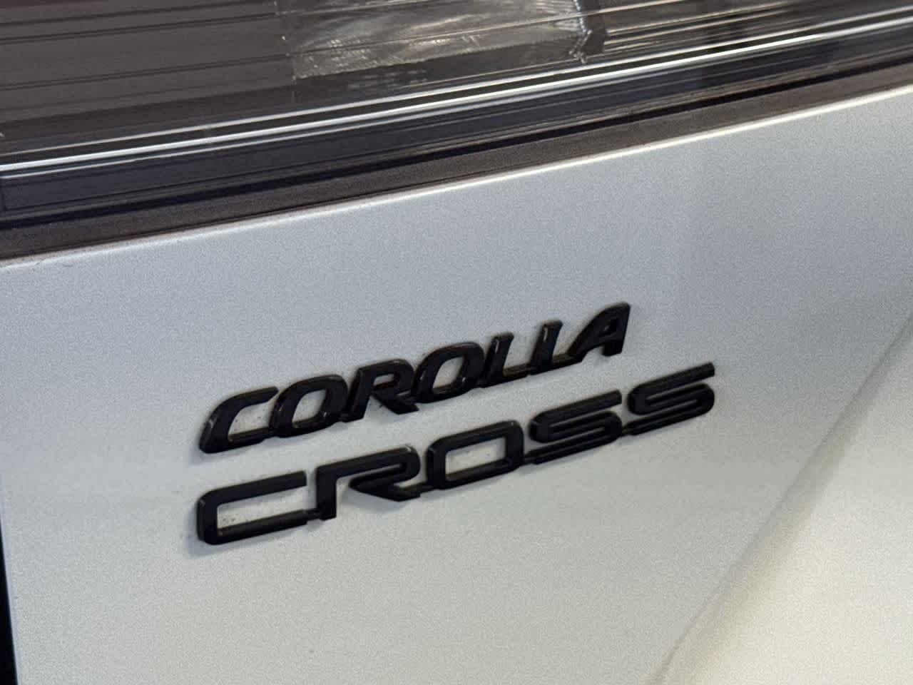 2024 Toyota Corolla Hybrid XSE photo 9