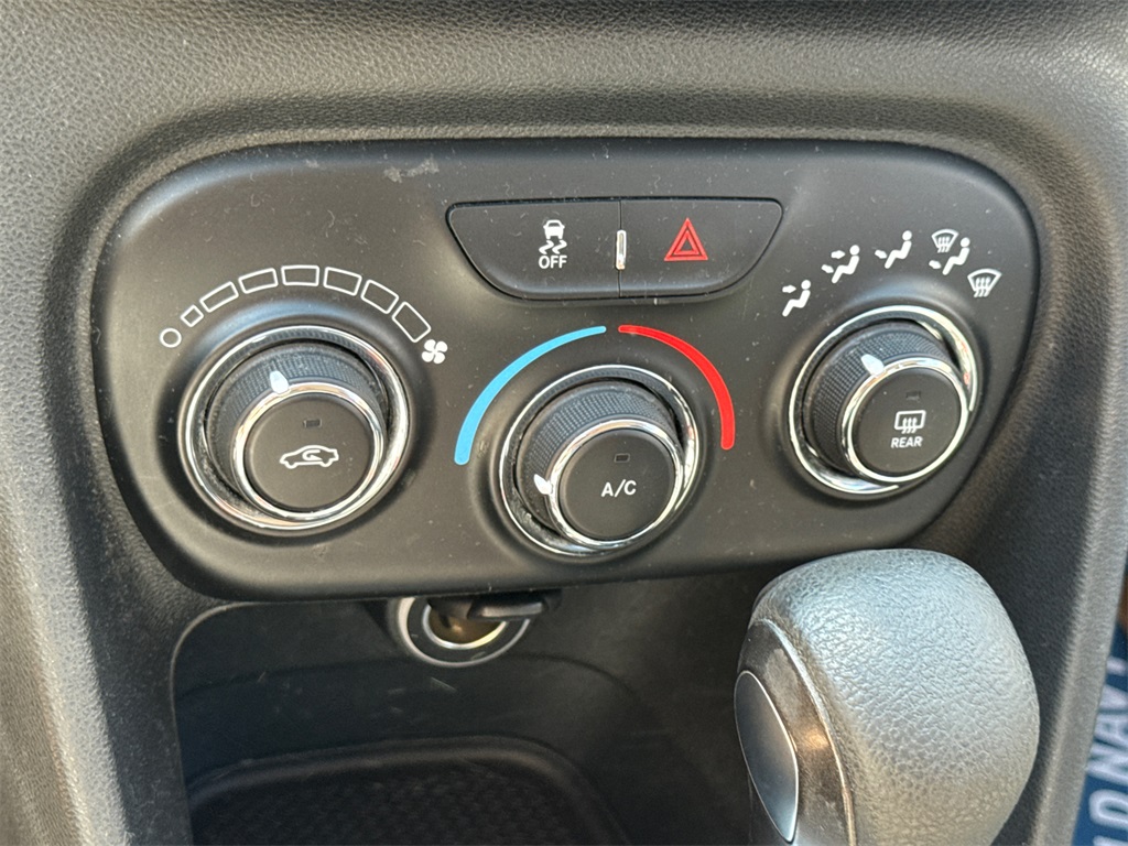 2016 Dodge Dart SE photo 9
