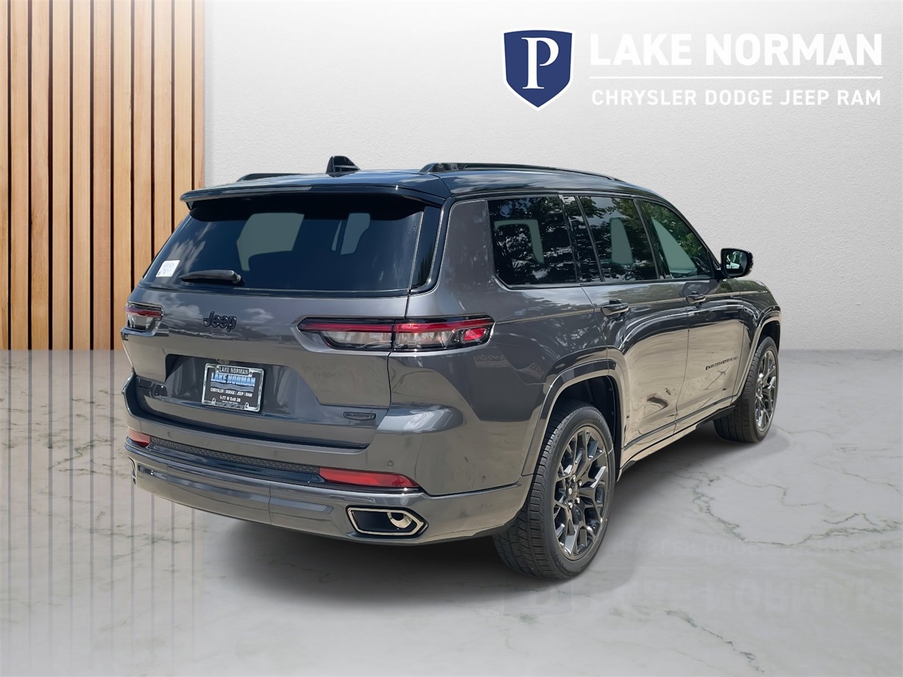 2025 Jeep Grand Cherokee L Summit photo 6