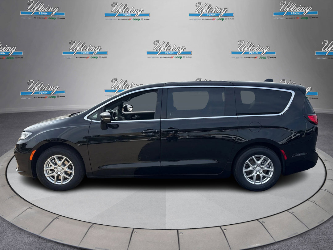 2025 Chrysler Pacifica photo 6