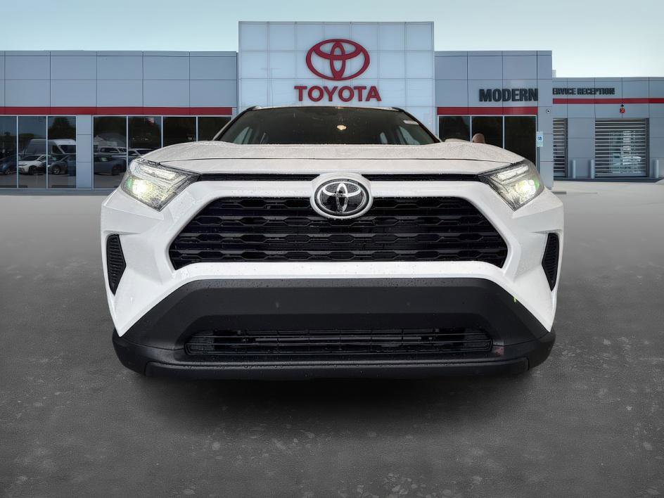2025 Toyota RAV4 XLE photo 2