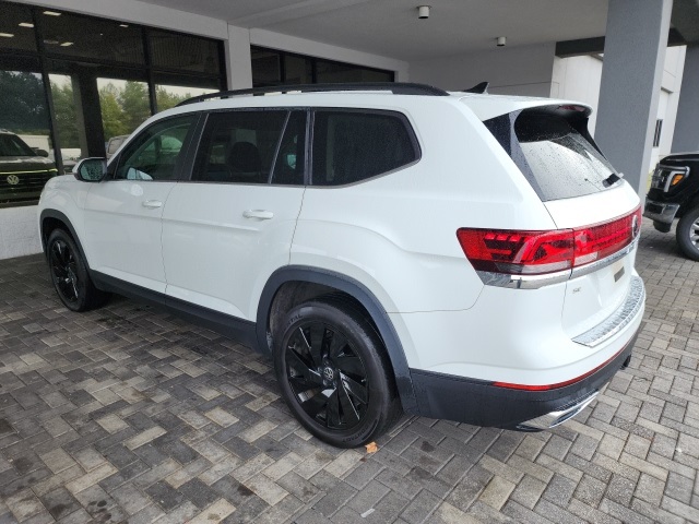 2024 Volkswagen Atlas SE Technology photo 2