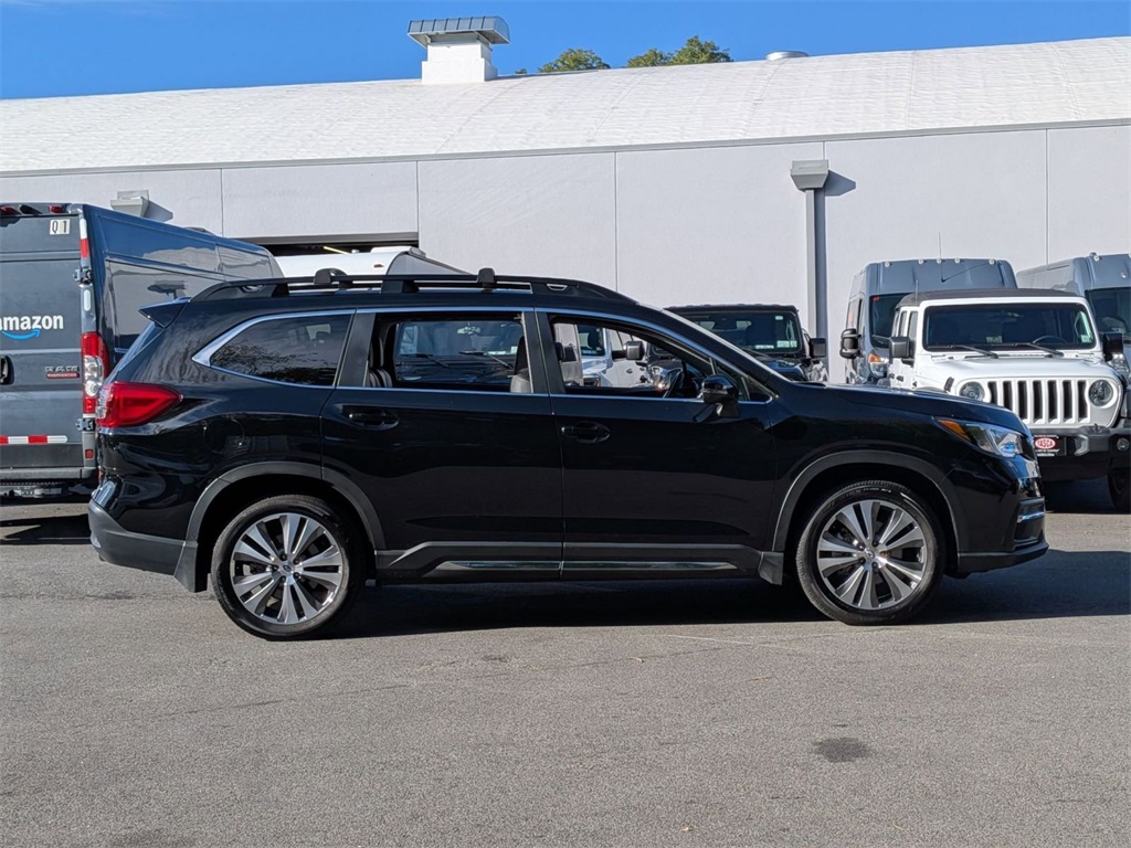 2022 Subaru Ascent Limited photo 2