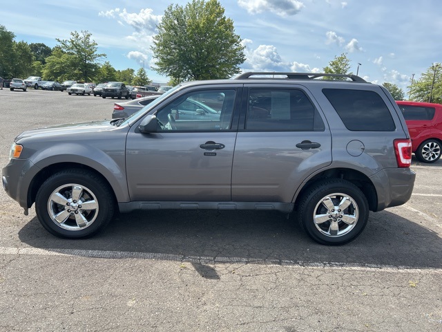 2010 Ford Escape XLT photo 4